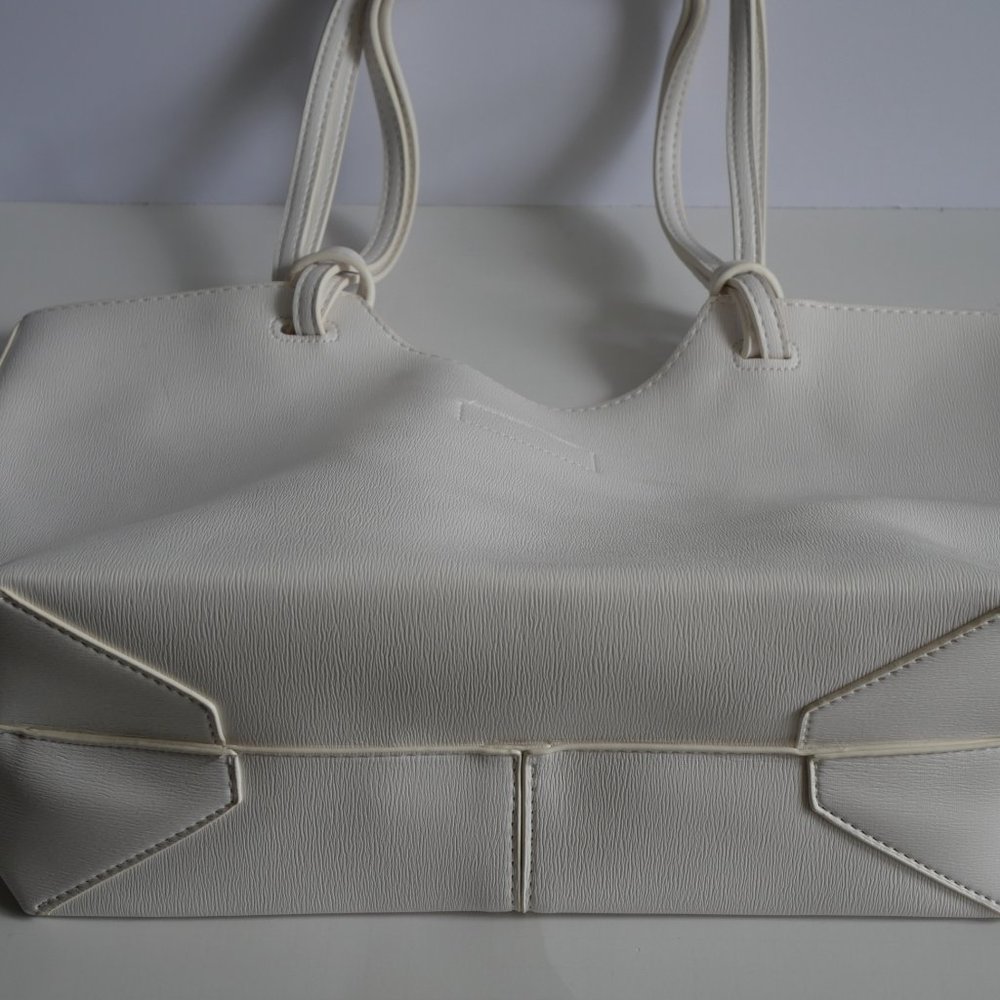 Neiman Marcus White Shoulder Bag - Picture 7 of 11
